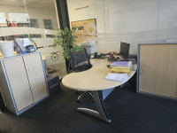 Steelcase uredski stolovi – 4 kom (lijevi i desni), odlično očuvani