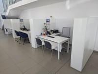 uredski stolovi s ormarima, više jedinica, bijela i krem