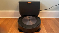 iRobot Roomba j7+