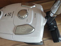 usisavač ELECTROLUX easy go 45€ sniženo!!