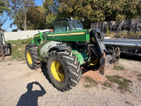 John Deere 3215 Teleskopski utovarivač