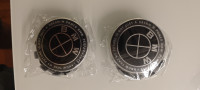 BMW ZNAKOVI ZA HAUBE 82 I 74 MM 10 EUR KOMAD JUBILARNI FULL CRNI