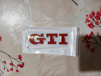 GTI gril logo za Performance seriju - stražnji