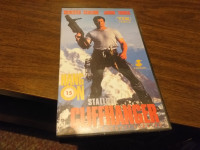 VHS CLIFFHANGER SILVESTER STALOLLONE