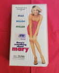 VHS kaseta SVI SU LUDI ZA MARY