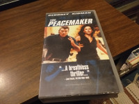 VHS KASETA THE PEACEMAKER MIROTVORAC CLOONEY KIDMAN