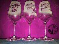 gravirane čaše za vino