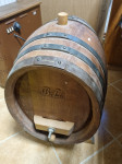 Drvena bačva za vino ili rakiju – s postoljem