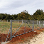 Metalna kapija, vrata, ograda za mehanizaciju u voćnjaku, vinogradu...