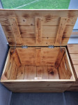 Drvena kutija za sjedenje i pohranu stvari