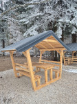 Drvena sjenica sa stolom i klupama 800€+pdv (sadrvan)