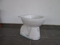 NOVA WC SKOLJKA sa prekljuckom samo 15EUR OGLAS AKTUALAN