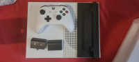 Xbox One S i Samsung LCD TV