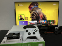Xbox Series S 512GB + 2 baterije s punjačem + Cyberpunk 2077 igra