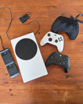 Xbox series S 512gb + 2 kontrolera
