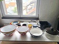 Emajl posude - teče - rajngle - zdjele - različite - lončići - YU