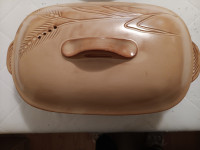 Keramička posuda za pečenje s poklopcem