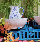 Starinska reljefno ukrašena porculanska zdjela