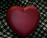 tupperware kamenica srce crvena