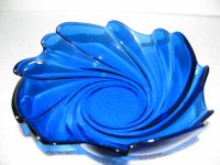 Zdjelica za slastice, staklo plave boje. 17,5 cm. ULTRA