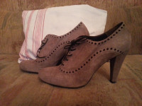 NOVE Bata cipele broj 38