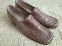 Cipele ženske "Rossi" br40 nove