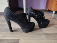 Cizmice na visoku petu do gležnja