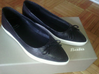 Nove crne kožne balerinke br. 36