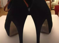 Crne ženske cipele na petu