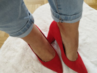 crvene cipele na petu 39