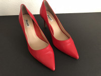 Crvene kožne štikle • 39