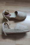Nove espadrile