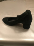 Prodaja  cipela , jednom nošene