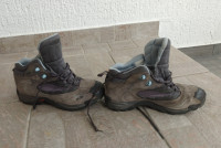 Trekking ženske cipele Salomon br. 40