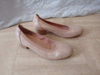 Ženske cipele Lasocki na debelu petu, br. 36, bež roze