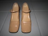Ženske krem cipele br. 37. Made in Italy