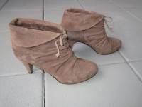 Ženske poluvisoke cipele br. 38