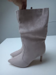 Bež čizme na petu 40 novo