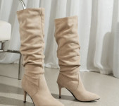 BEŽ GLEŽNJAČE ČIZMICE VEL. 37