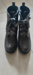 Gležnjače - čizmice nove na zip, br.39