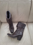 Kozne cizme br 40