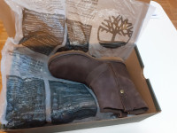 POTPUNO NOVE BROJ 35 TIMBERLAND ŽENSKE ČIZMICE-----30 eura