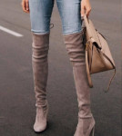 SIVE ČIZMICE BR.37 PREKO KOLJENA