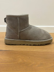 UGG ŽENSKE ČIZME BR 36