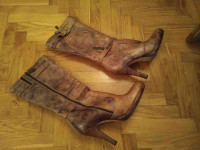 Ženske kožne čizme Guess