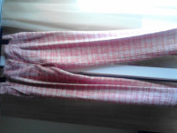 Hlače sitno karirano crvene, tvid mango, nove