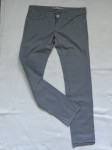 Stradivarius hlače vl. 42 / TOTALNA ČISTKA