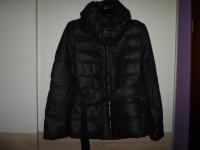 Zara Woman crna pernata jaknica vel.M-L