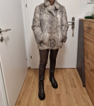 Ženska BUNDA ,vel 38-40,pravo krzno NIKAD NOŠENA, NOVO.....