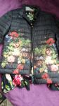 Žensku jaknu s motivom cvijeća i košulju s motivom cvijeća, prodajem